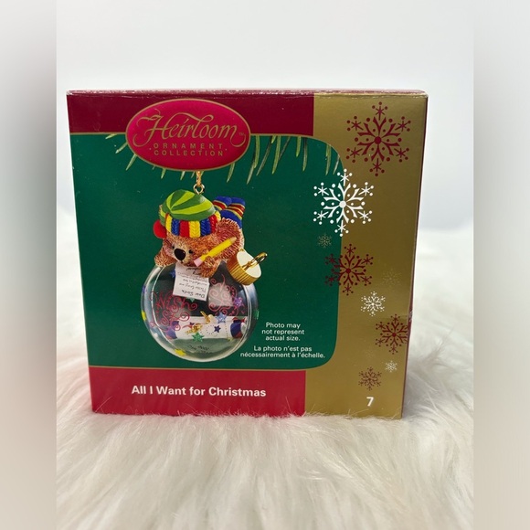Carlton Cards Other - Carlton Cards Heirloom Ornament - Multicolor Bear in Globe